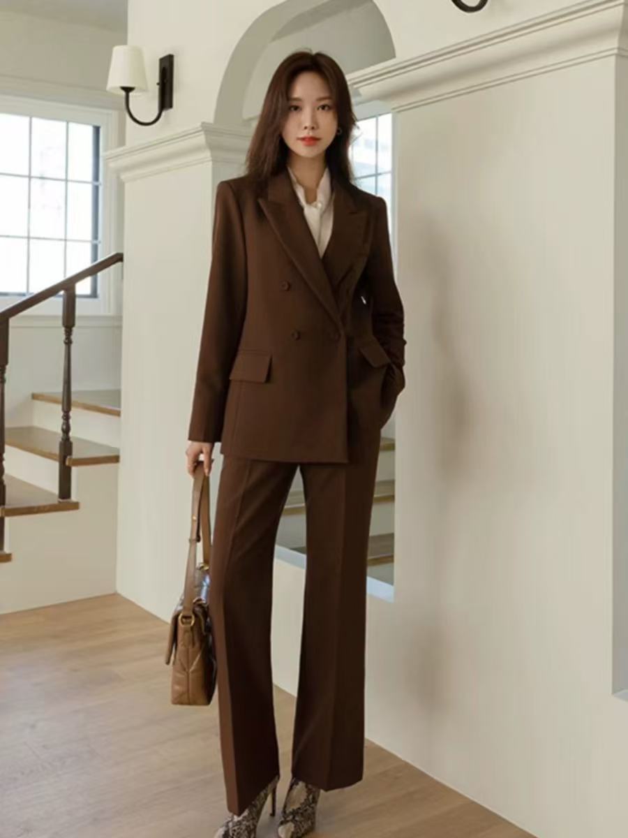 T1652 Women's suits