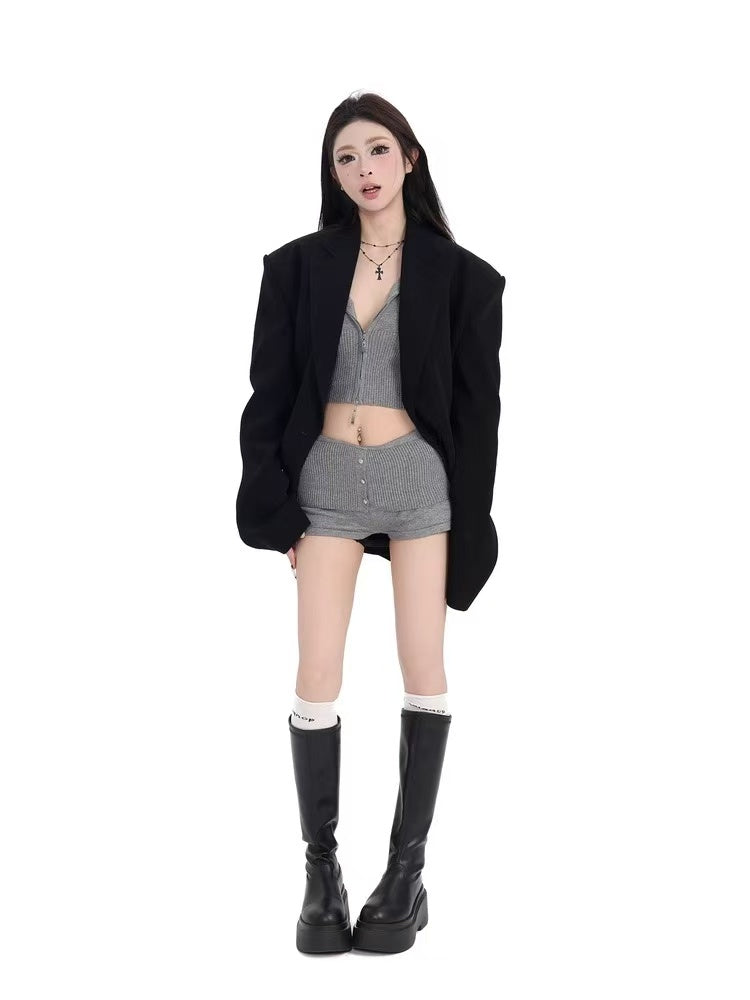 T1343   Women's suits