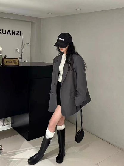 T1344    Women's suits