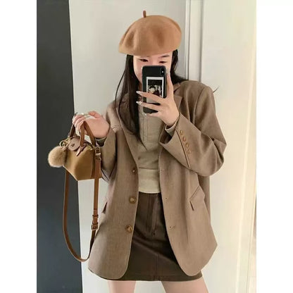 T735  Women's suits