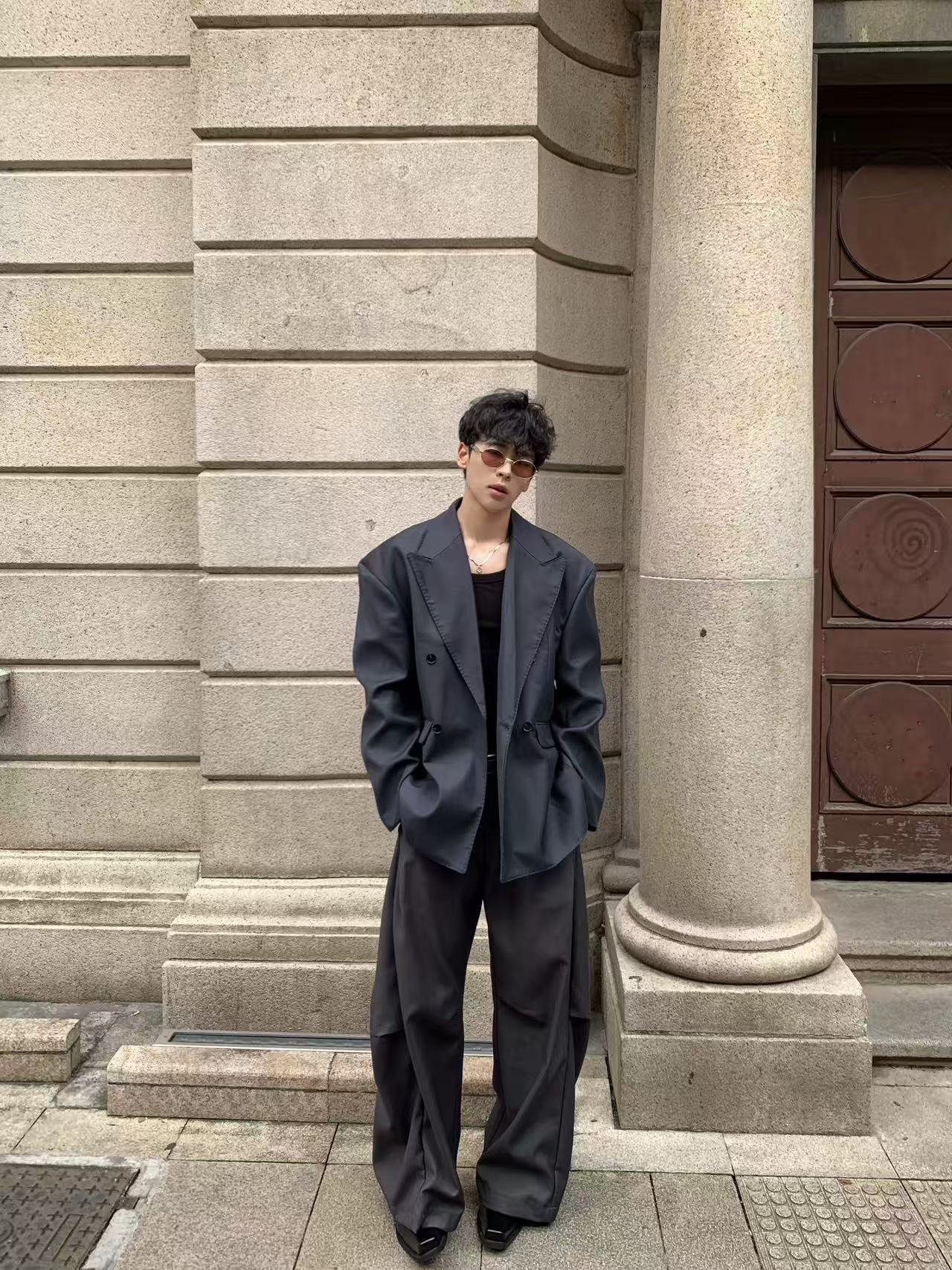 T1381 Men's suits