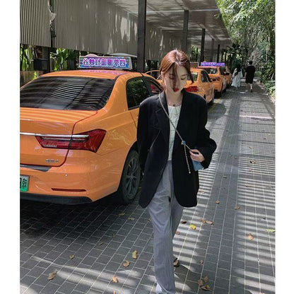 T1430  Women's suits