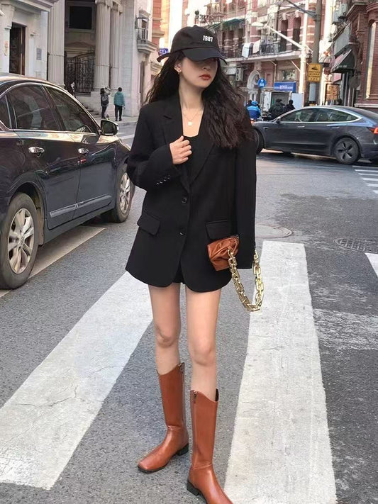 T1438  Women's suits