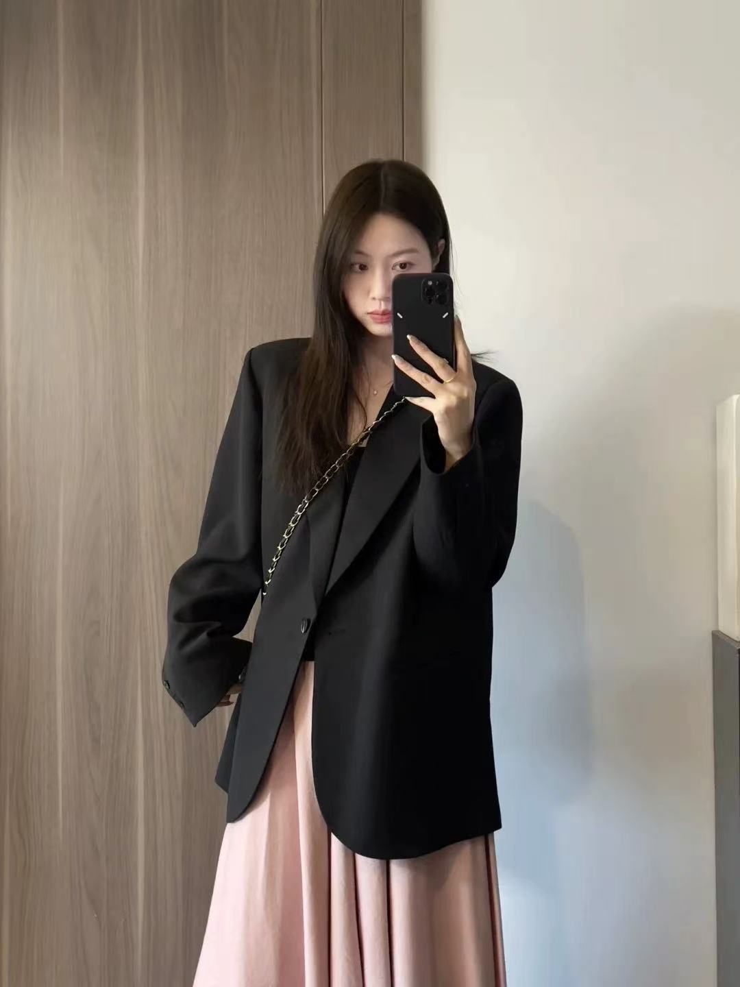 T1580  Women's suits