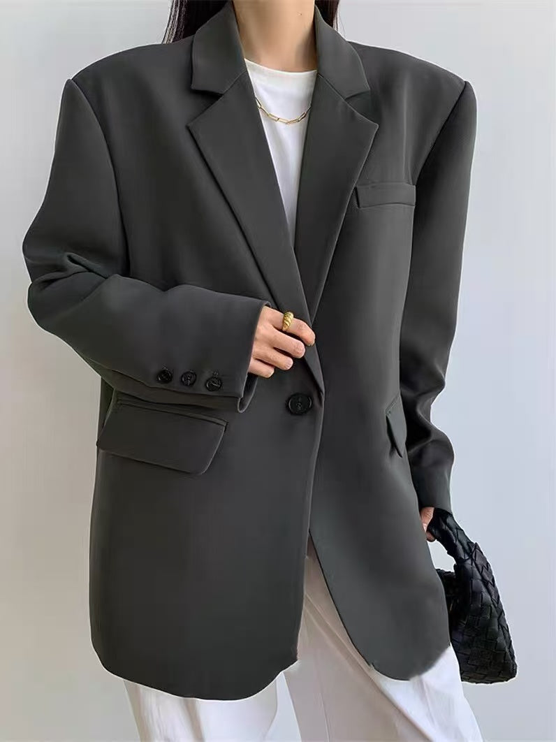 T1581  Women's suits