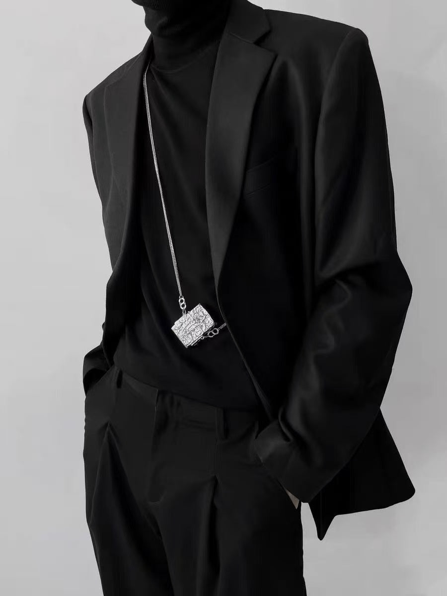 T1604  Women's suits