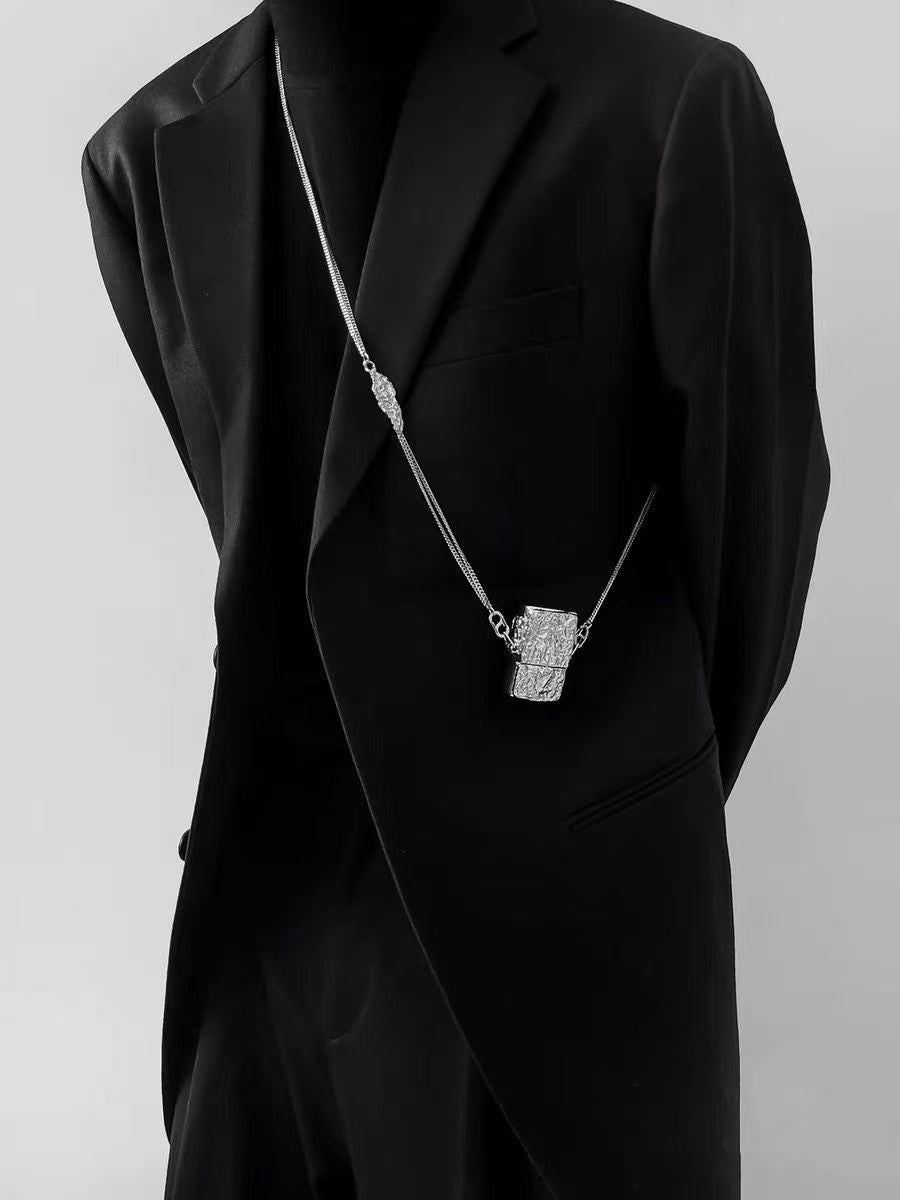 T1604  Women's suits