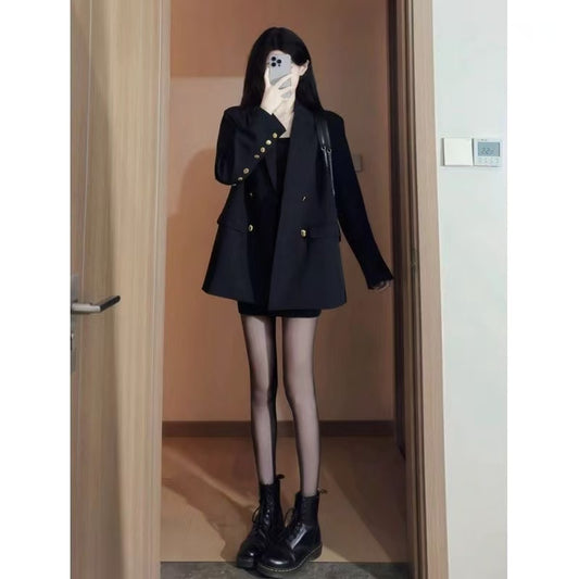 T1610  Women's suits