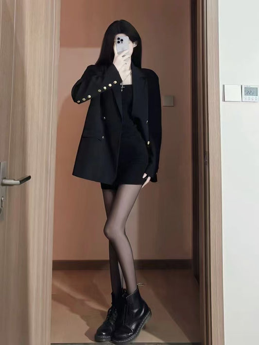 T1610  Women's suits