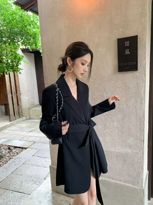 T1688  Women's suits