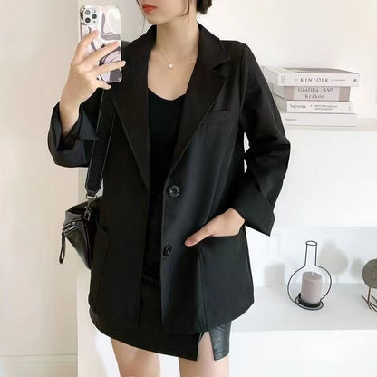 T1713  Women's suits