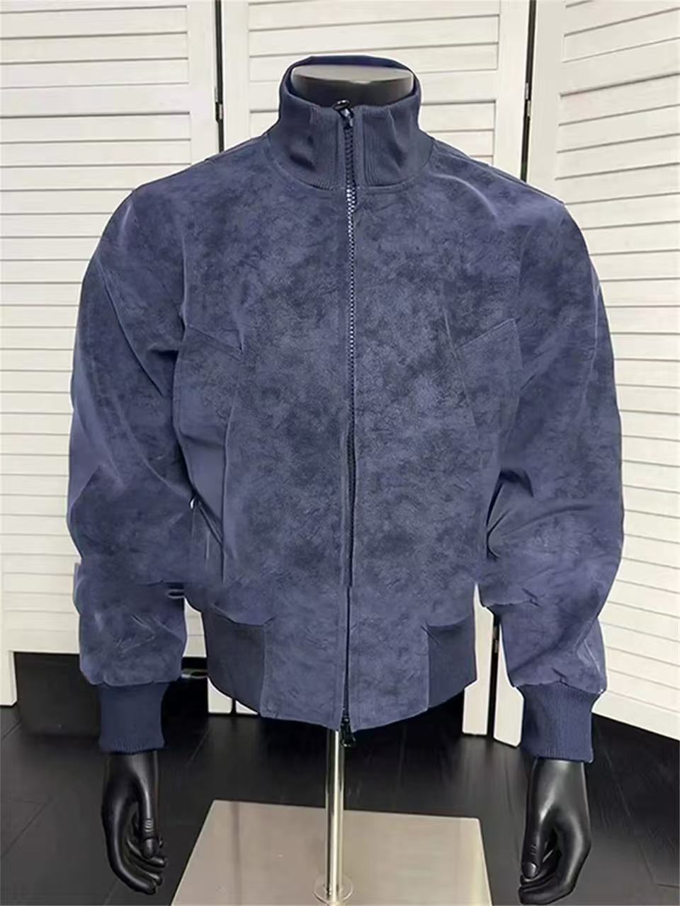 A1833    Men's outerwear